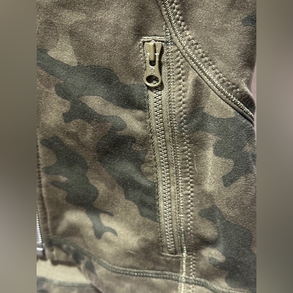 Lululemon Forme Jacket *Cuffins Savasana Camo 20cm Fatigue Green - Picture 6 of 11